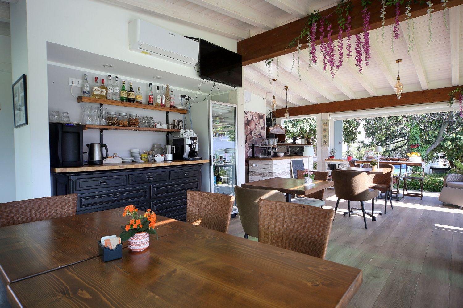 La Casa di Campagna — garden and country house on Lake Garda